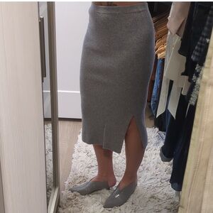 REVIVE 30%CASHMERE 70% MERINO WOOL RIB KNIT GRAY MIDI SKIRT SIZE MEDIUM